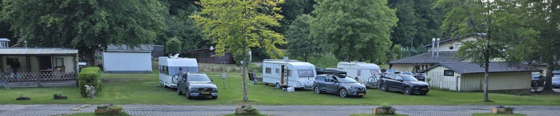 Caravan plaatsen middenveld